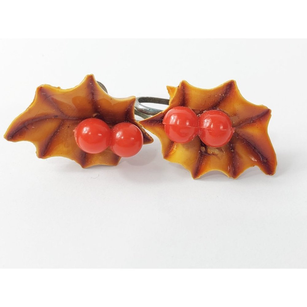 vintage Orange Red Holly Screwback Earrings Christmas Holiday